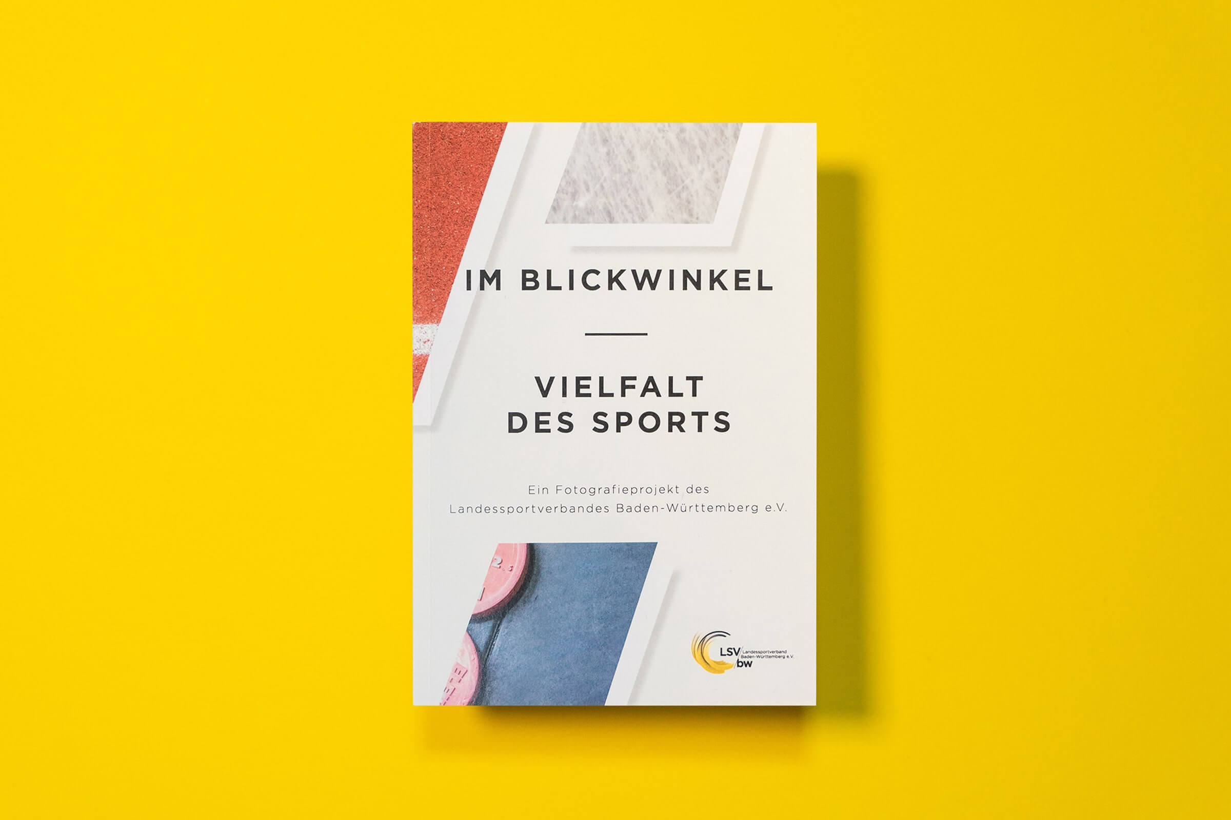 Editorial Design: Im Blickwinkel – Cover der Ausstellungsbroschüre 